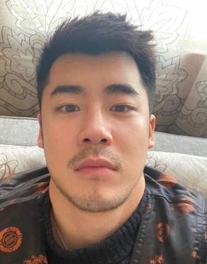 其实一个中老年人网红有一批骨灰级死忠粉，属实是触及到我的知识盲区了