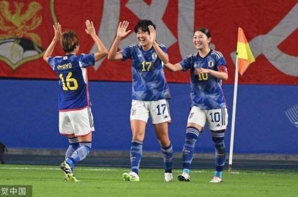 U17亚洲杯：鞠躬致敬，鼓掌回应，体育精神点亮赛场