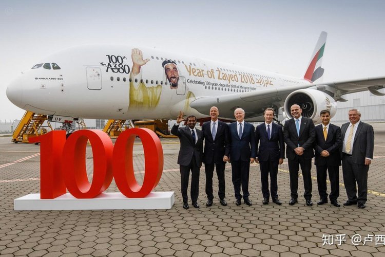 阿联酋航空定制阿森纳A380彩绘机致敬英超冠军