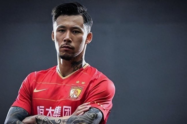 博主：李昂、刘彬彬已与武汉三镇会合，亚姆卡姆未随队出征