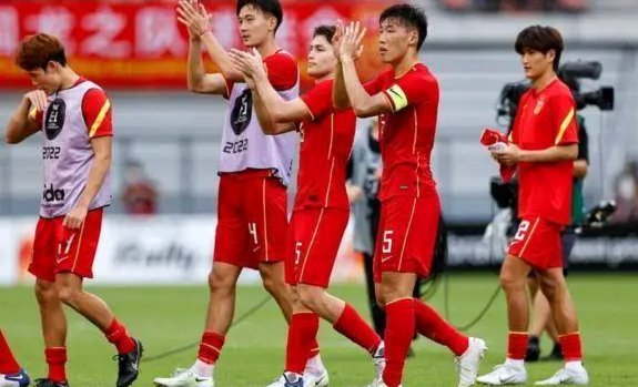 中国足球沦落至此，谁该负最大责任？