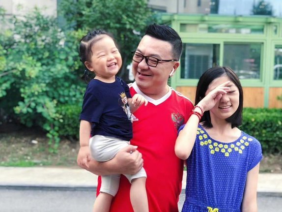 邝兆镭父亲语出惊人：迫不得已一直在线！