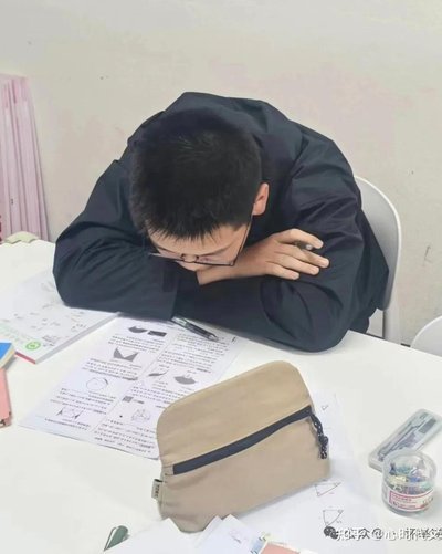 十七岁为何难以突破自我？小邝的困境与思考