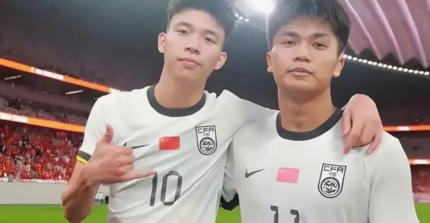 球探看好U10新星张元锋与刘宇洋