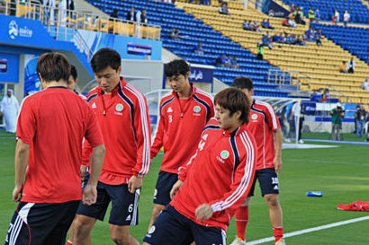 记者：国足11月中旬在广州天体和马来西亚、巴林热身